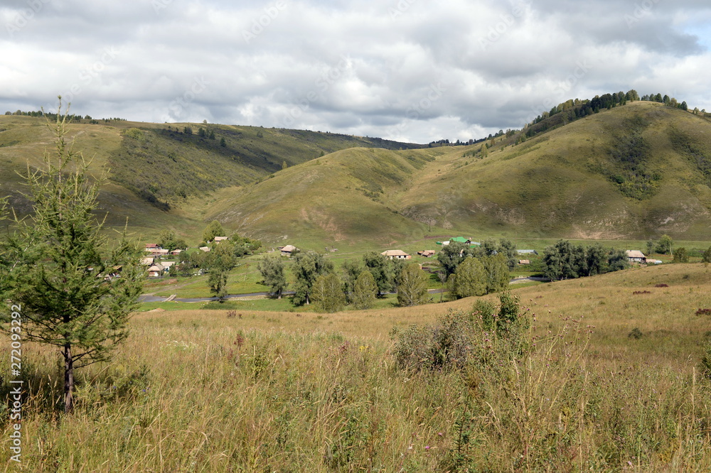 Obraz premium Mountain landscape in the vicinity of the village of Generalka Altai Territory