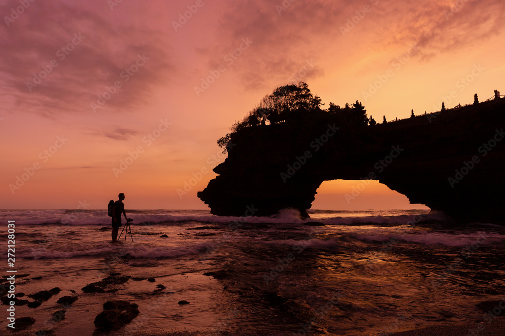 photographer take photo sunset at Batu Bolong & Tanah Lot - Bali, Indonesia
