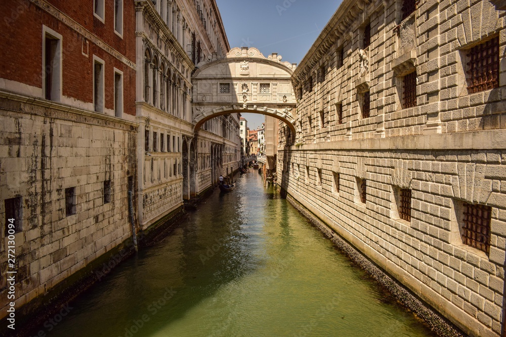 Puente d elos suspiros Venecia.