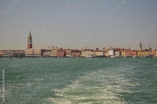 Vista de la ciudad de Venecia desde la laguna