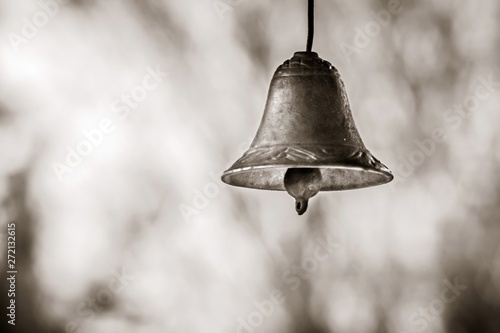 metalowy dzwon © Henryk Niestrój
