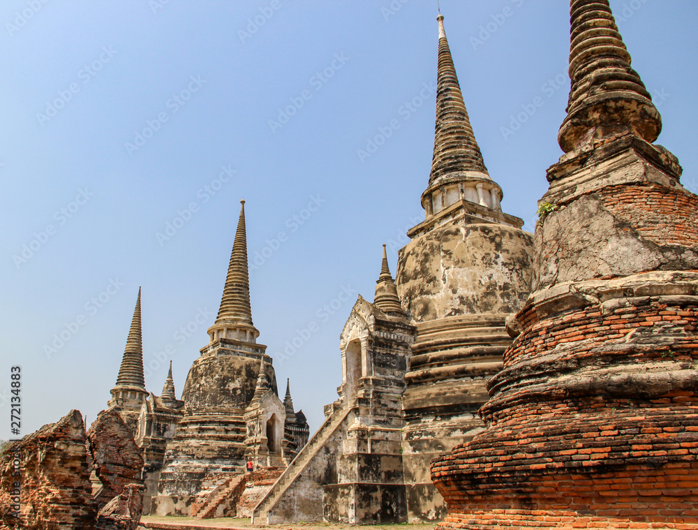 Fototapeta premium Wat Phra Sri Sanphet Temple with stupa in Ayutthaya, Thailand