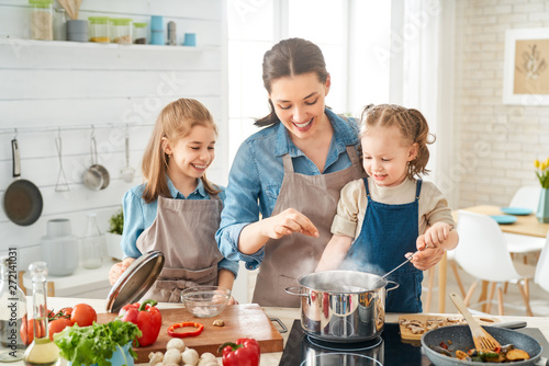 Fotografie Happy family in the kitchen.