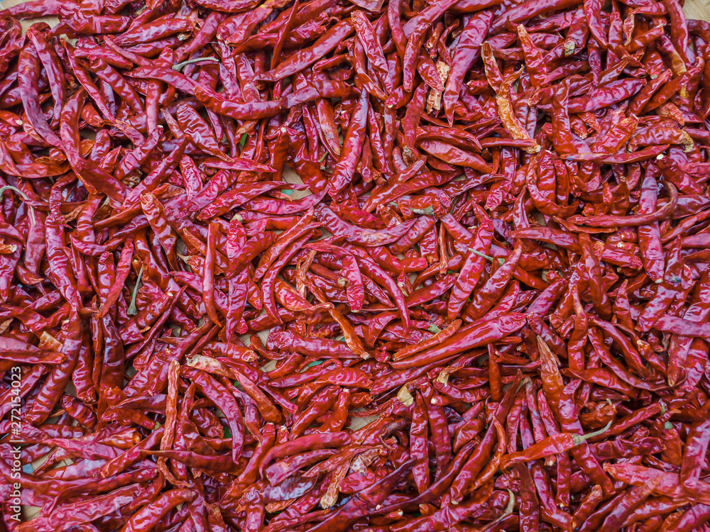 Fototapeta premium Selective focus dried red chilli background.
