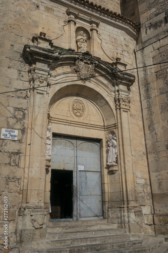 Puerta de la Iglesia de San Pedro (Cuenca, España)