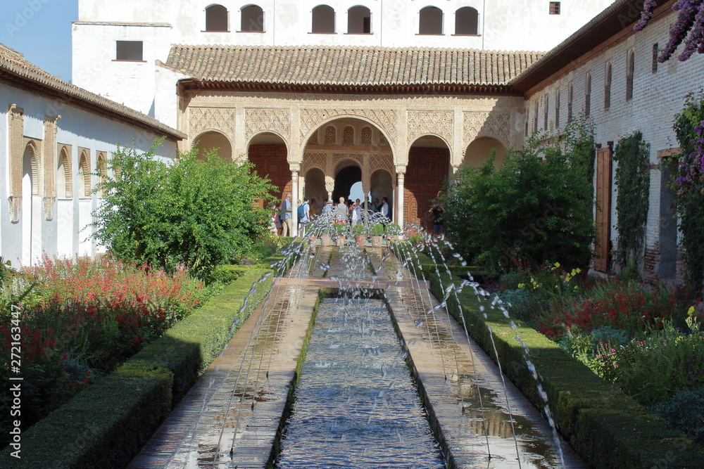 Fototapeta premium Alhambra Palace in Granada, Spain