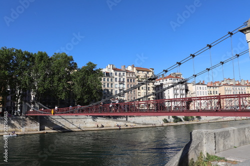 Ville de Lyon - Passerelle Saint Vincent - Pont piéton sur la rivière saône - ouvert en 1832