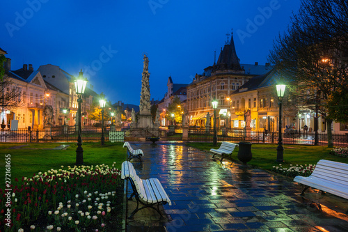 Foto Plague Column in Kosice at night