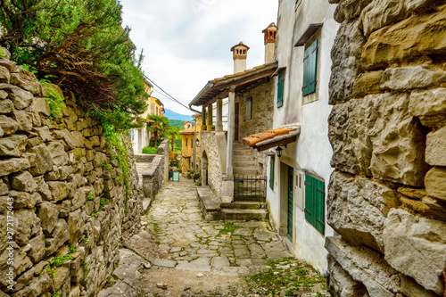 Fotografie Altstadtgasse Hum, Istrien,Kroatien Kleinste Stadt der Welt
