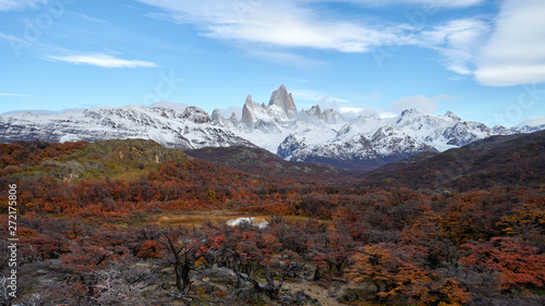 Fototapeta Naklejka Na Ścianę i Meble -  Mount Fitz Roy and autumn forest in Patagonia in Argentina.