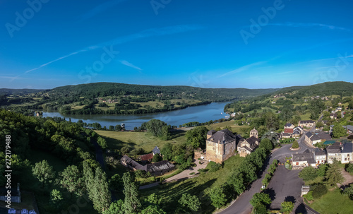 Lissac sur couze (Corrèze, France) - Lac du Causse, château de Lissac et église Saint-Pierre photo