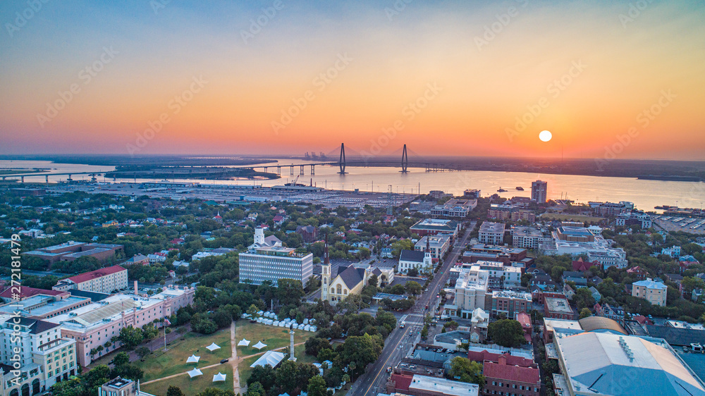 Fototapeta premium Charleston, South Carolina, USA Sunrise Downtown Skyline Aerial