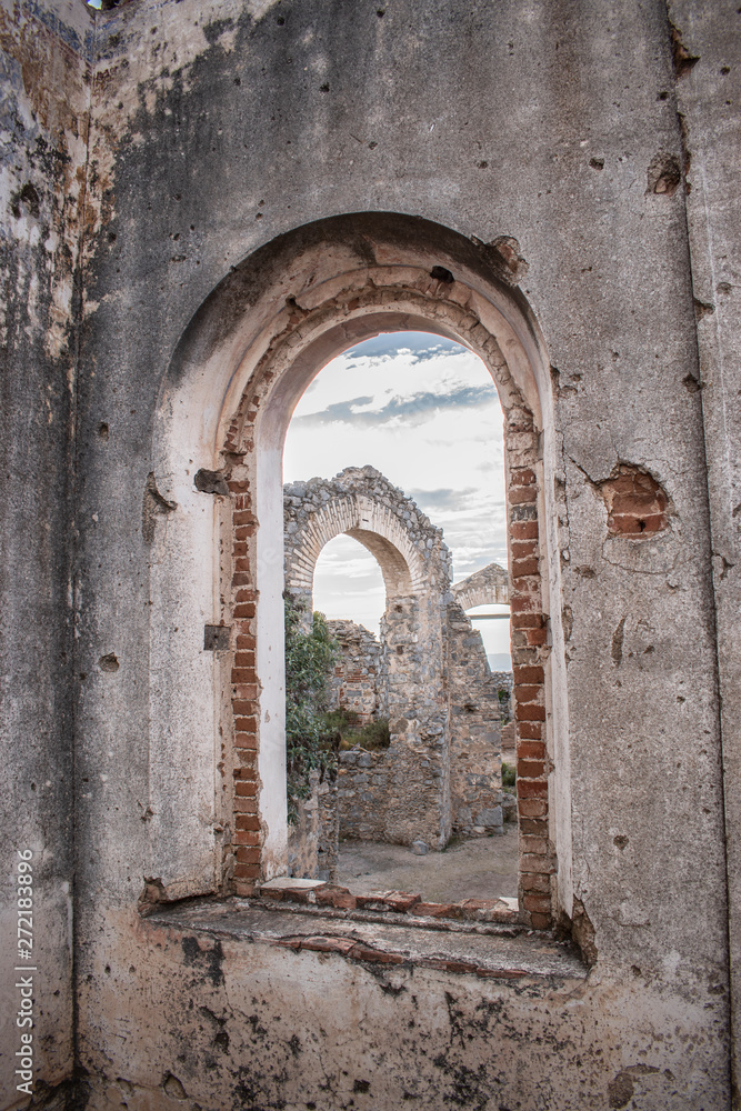  arch window