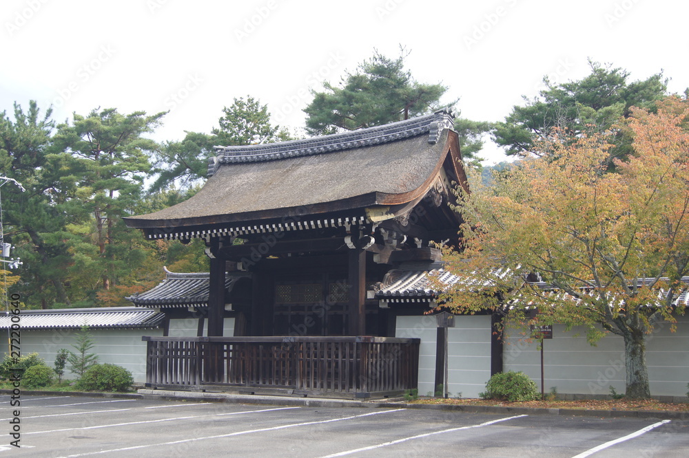 京都南禅寺近くの門１