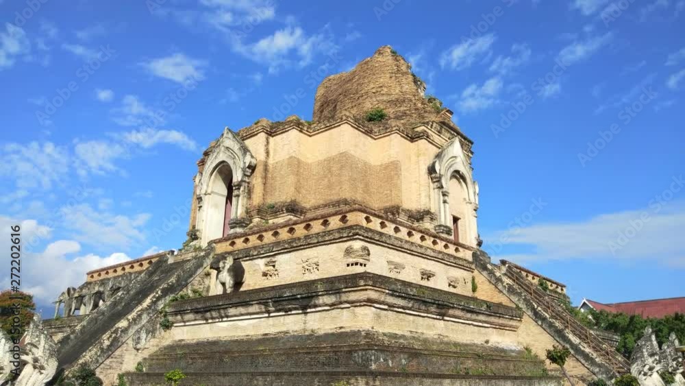 Wat Chedi Luang Temple at Chiang mai, Thailand Wat Chedi Luang Temple at Chiang mai, Thailand
