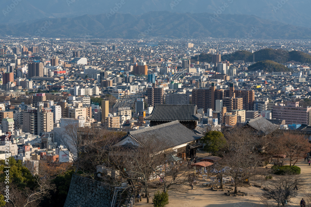 松山城の天守から見る松山市街の風景