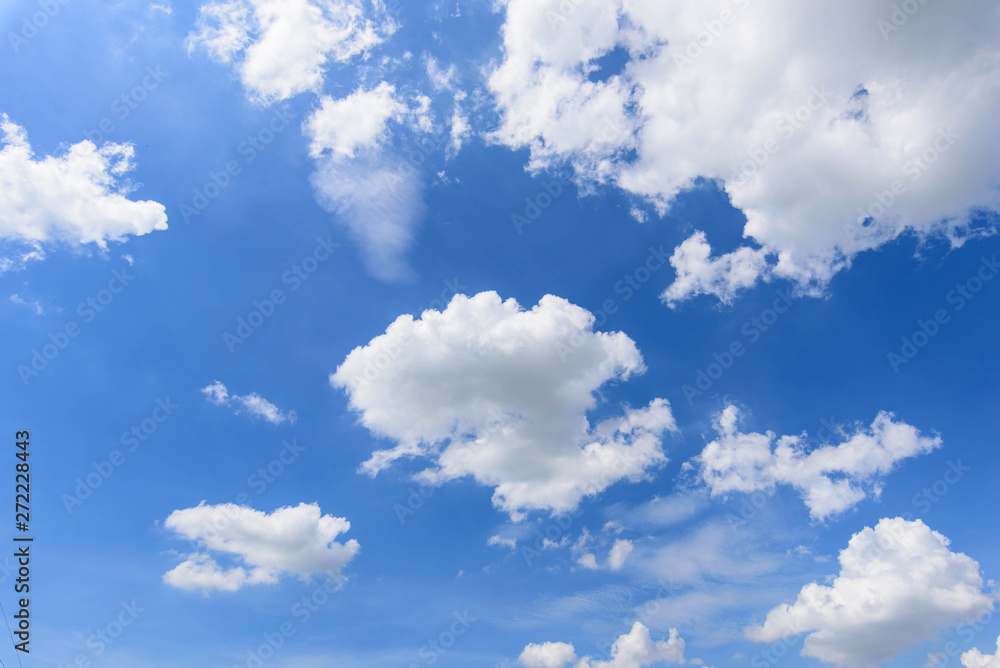 Naklejka premium White cloud disappear in the hot sun on blue sky