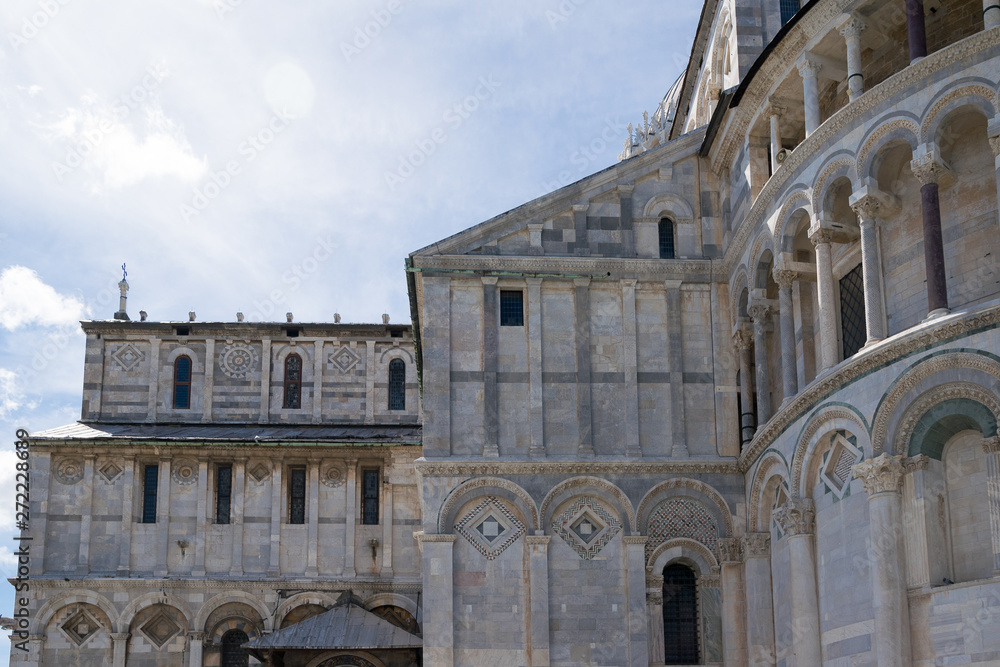 Der Dom Santa Maria Assunta beim schiefe Turm von Pisa in Italien