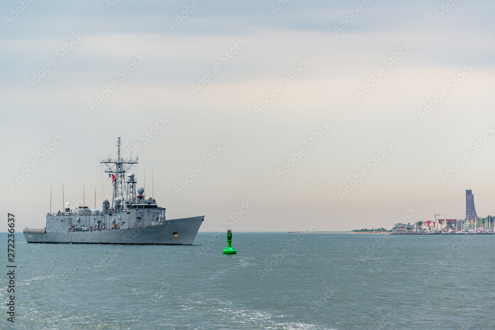 Einige der großen Marineeinheiten der Nato, die ab Sonntag an der Natoübung „Baltops“ teilnehmen sind inzwischen im Scheerhafen in Kiel angekommen. Es werden 50 Schiffe des Großmanövers erwartet.