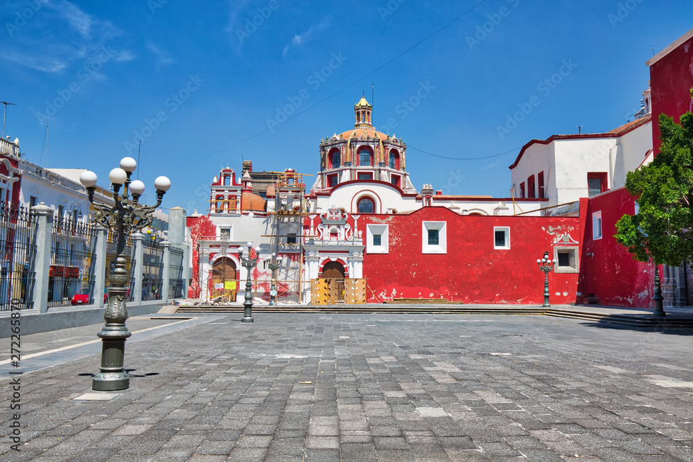 Puebla, Mexico-April 14, 2018: Santo Domingo Temple and Capilla del Rosario Church close to Zocalo historic city center - obrazy, fototapety, plakaty 