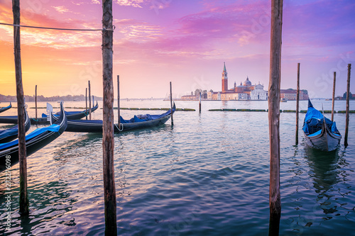 beautiful siunrise in venice, italy © frank peters