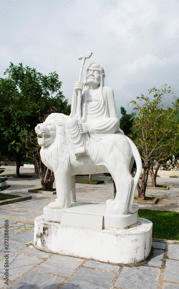 Obraz premium DA NANG SCENERY - Linh Ung Temple - The Eighteen Arhats