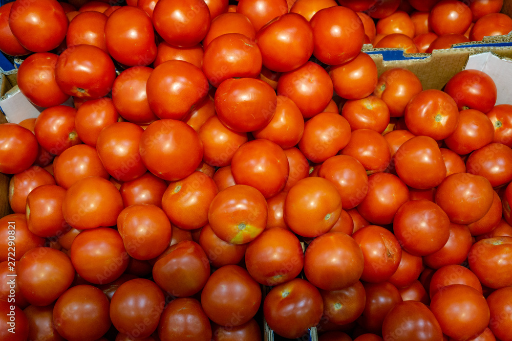 loose red ripe tomatoes