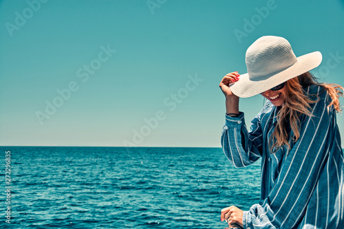 Papier peint Cruise ship vacation woman enjoying travel vacation at sea