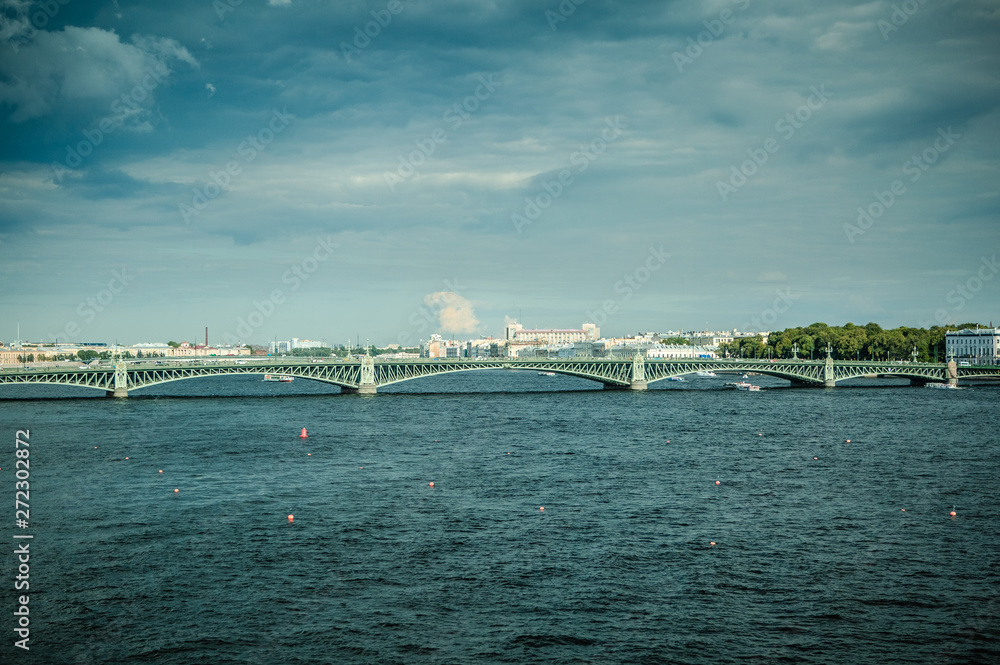 The architecture of the city of Saint-Petersburg river Neva