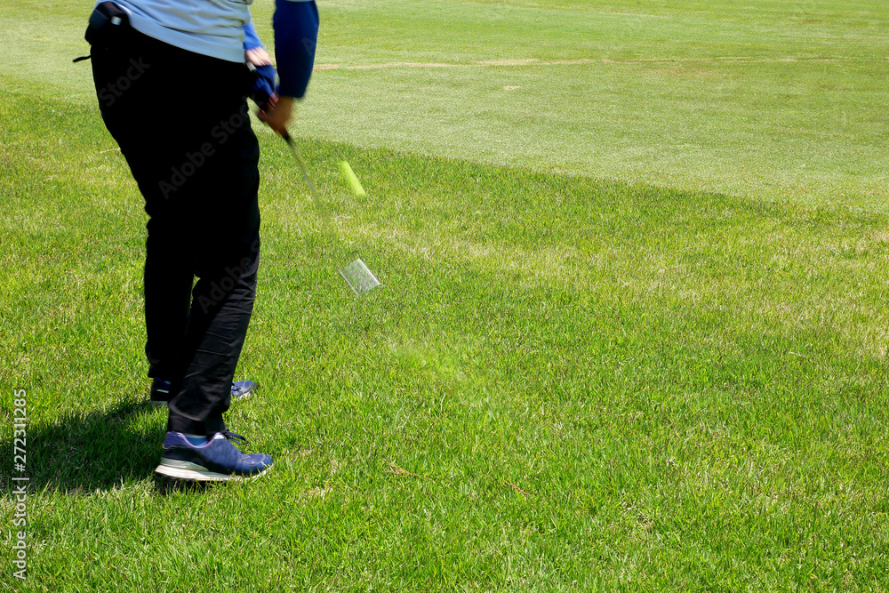 ゴルフ ゴルフコース ラフ アイアン スイング軌道 Stock Photo Adobe Stock