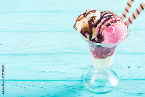 Canvastavla Ice creeam in sundae