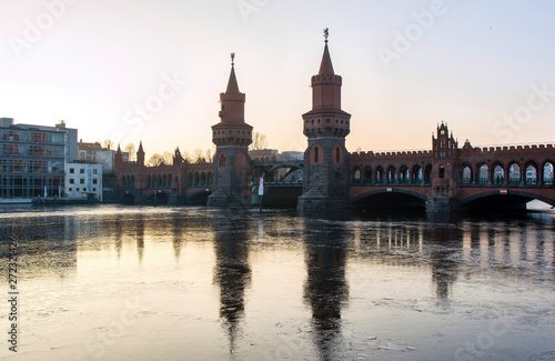 Photography bridge oberbaumbrucke before the sunset, berlin