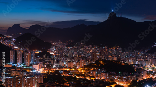 Rio de Janeiro at night © Daria Solodovnikova