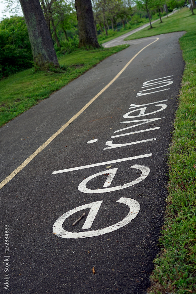Obraz premium Eel River Run trail in logansport indiana 