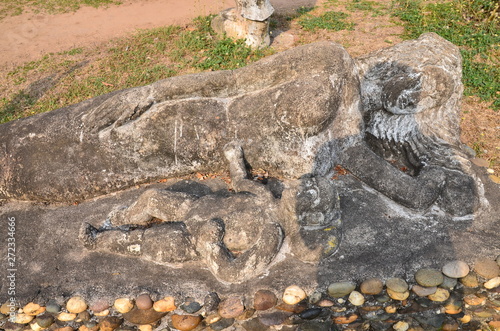 ラオスの首都のビエンチャン　ブッタパークと呼ばれる寺院のワットシェンクアン　奇妙な形の仏像や彫刻 photo