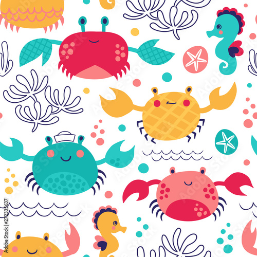 Summer marine background with sea animals. Seamless vector pattern with crab and seahorse.
