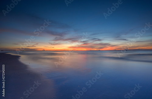Wallpaper Mural Beautiful sunrise on the beach Torontodigital.ca