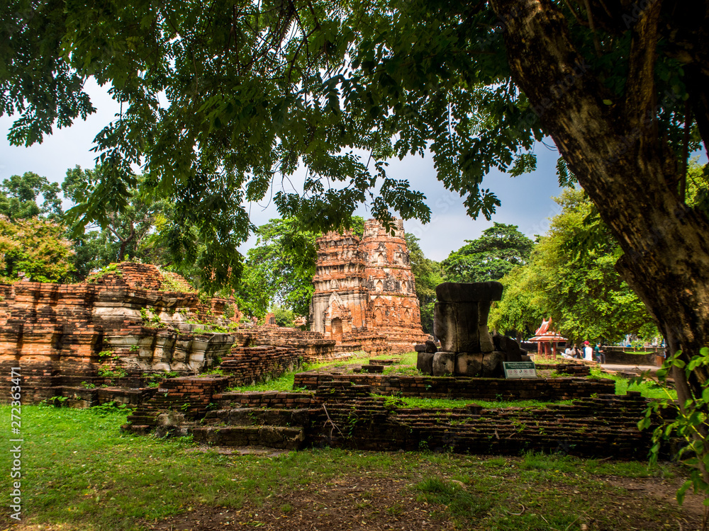 Fototapeta premium Wat Mahathat, the old temple in Ayutthaya historical park, Thailand, Jan 2018