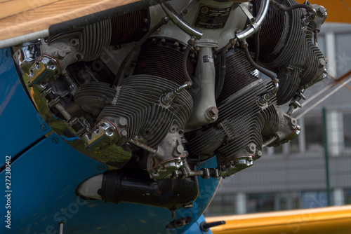 Sternmotor eines historischen Sportflugzeugs bei einer Flugschau in Kiel-Holtenau