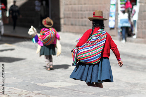 Peruanische Frauen in traditioneller Tracht in Cusco; Peru