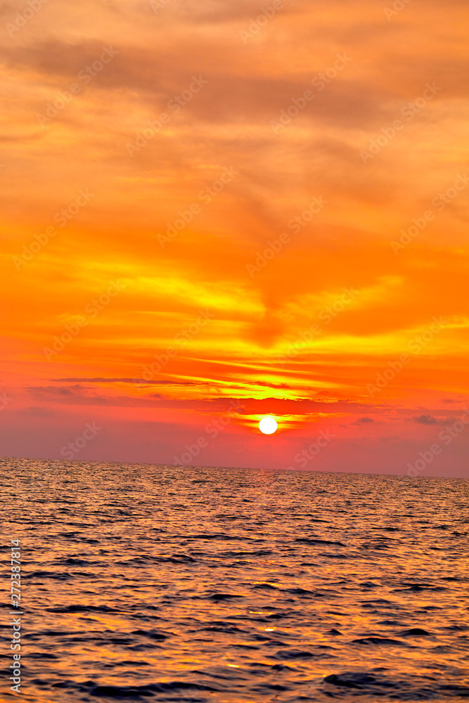 Obraz premium sunset over sea