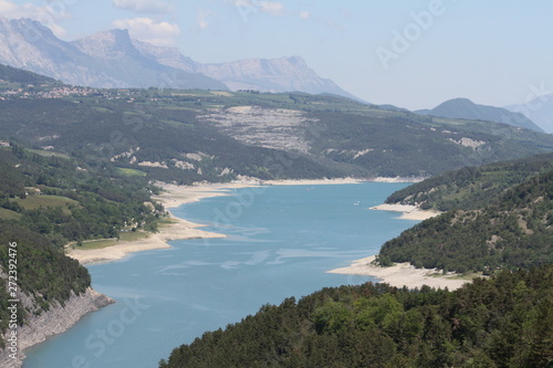 Photography that is showing the "Lac de Monteynard Avignonet" in the French Alps