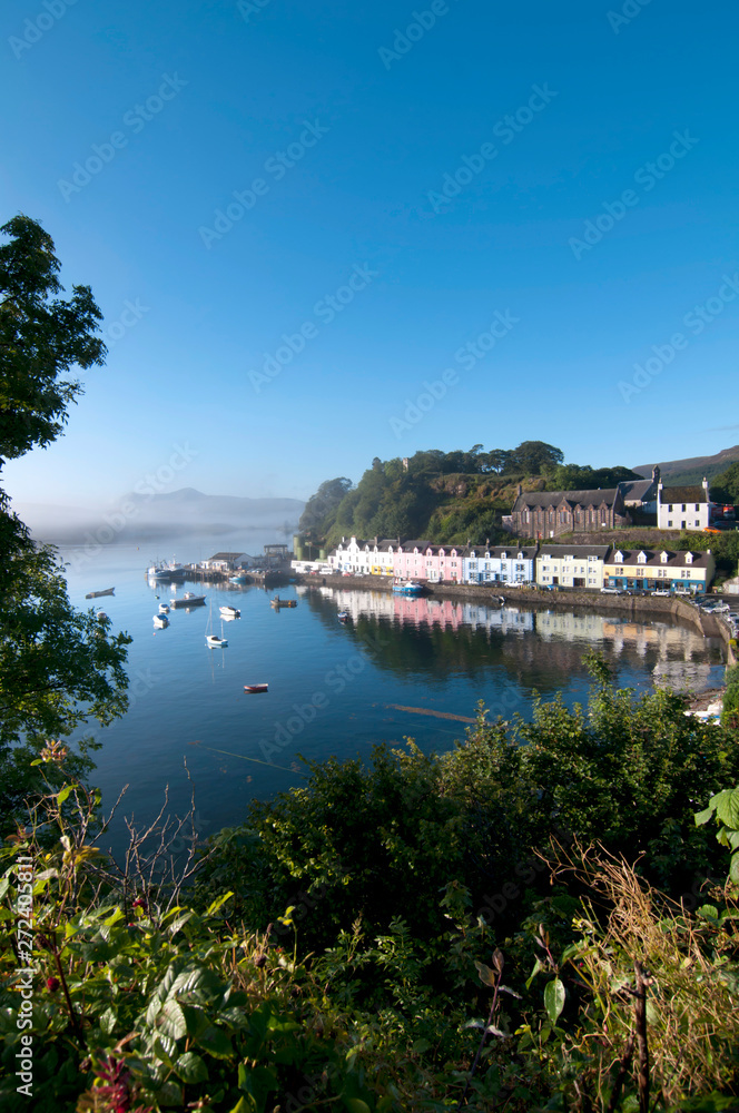 UK, Scotland, Inner Hebrides, Isle of Skye, Portree harbour