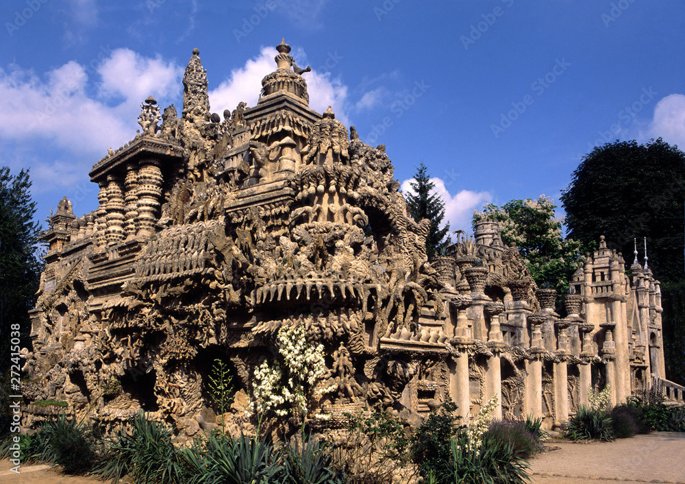 Fototapeta premium Europe, France, Rhone-Alps, Drome, Hauterives Palais