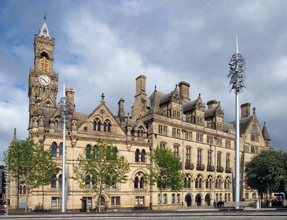 Fototapeta premium view of bradford city hall in west yorkshire a victorian gothic revival sandstone building with statues and clock tower