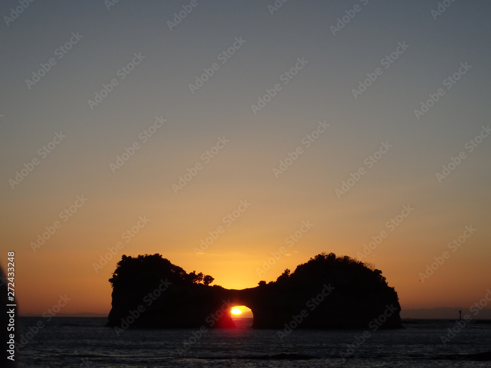 円月島の夕日