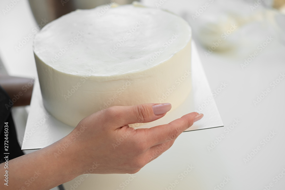 cake decorator cylindrical
