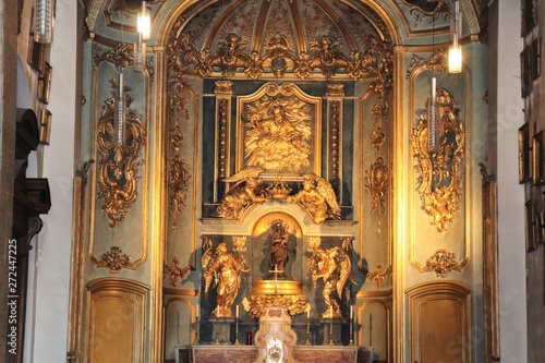Ville de Lyon - La Chapelle de la Vierge dans la basilique de Fourvière, construite en 1192