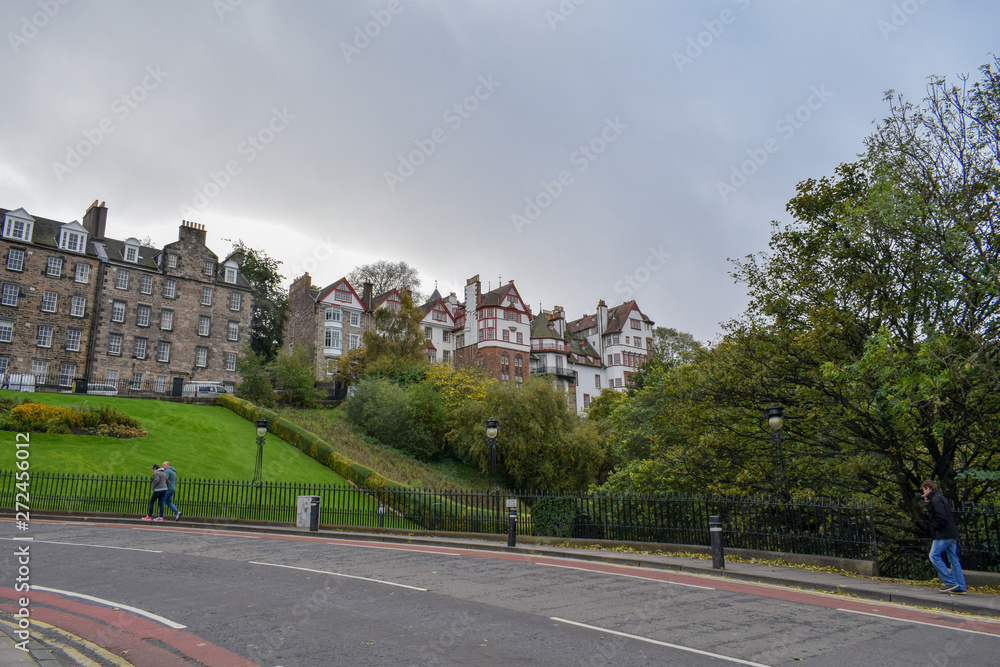 Historic Town Houses and beautiful architecture in Edinburgh Old Town