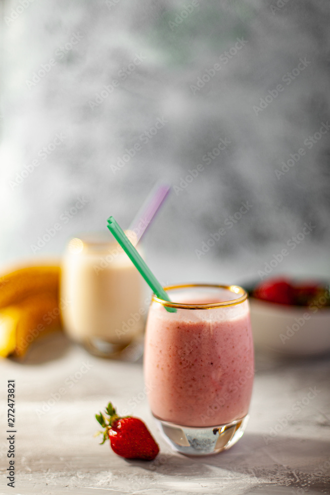 Fresh strawberry and banana smoothie Fresh strawberry and banana smoothie